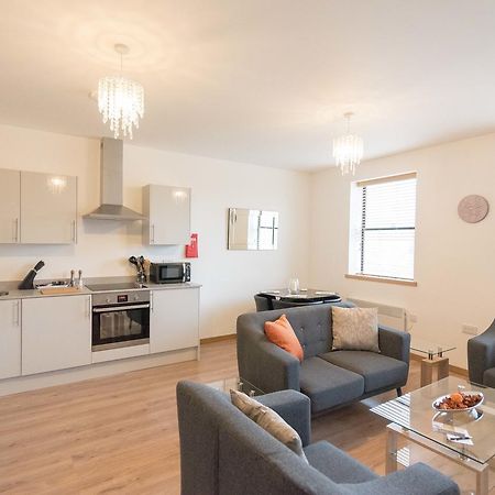 Comfortable Modern Apartment In Swindon, Free Parking Sleeps Up To 5 מראה חיצוני תמונה