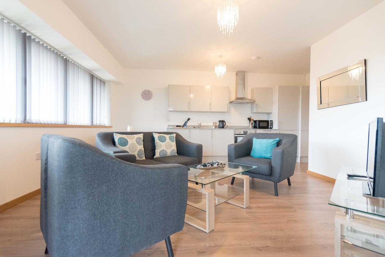 Comfortable Modern Apartment In Swindon, Free Parking Sleeps Up To 5 מראה חיצוני תמונה