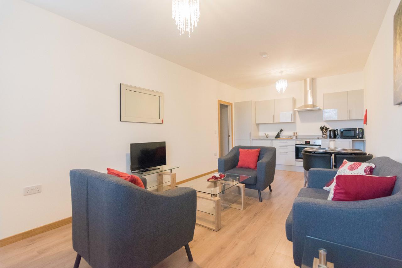 Comfortable Modern Apartment In Swindon, Free Parking Sleeps Up To 5 מראה חיצוני תמונה