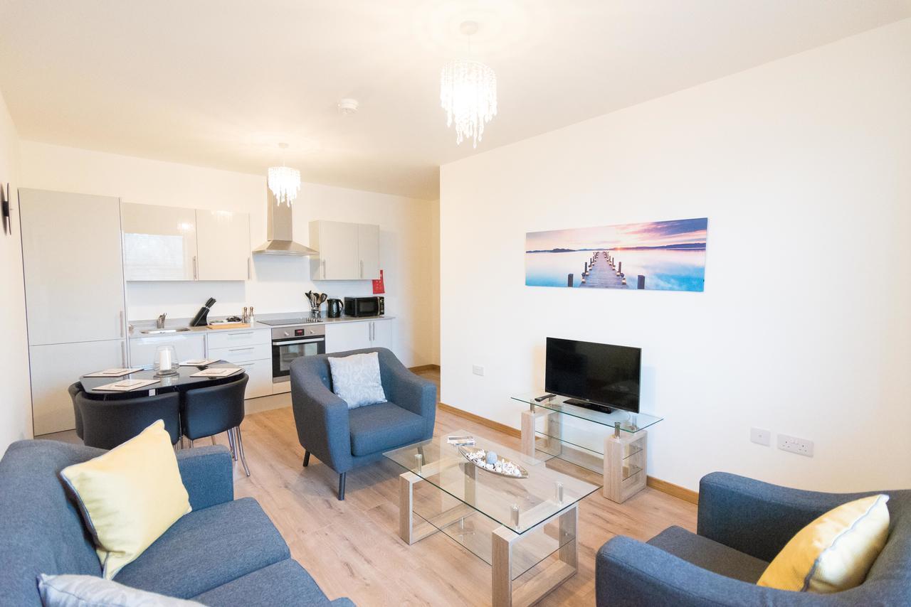 Comfortable Modern Apartment In Swindon, Free Parking Sleeps Up To 5 מראה חיצוני תמונה