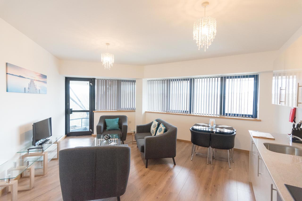 Comfortable Modern Apartment In Swindon, Free Parking Sleeps Up To 5 מראה חיצוני תמונה