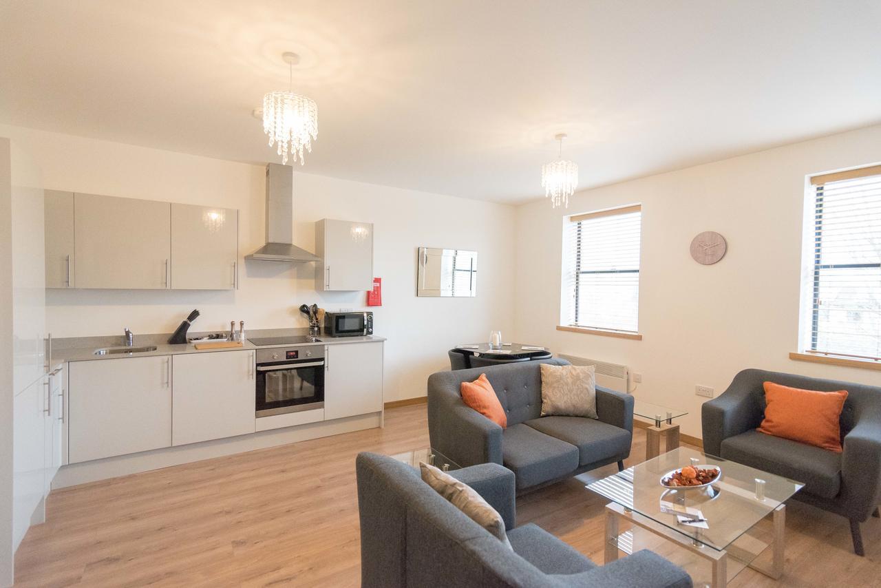 Comfortable Modern Apartment In Swindon, Free Parking Sleeps Up To 5 מראה חיצוני תמונה