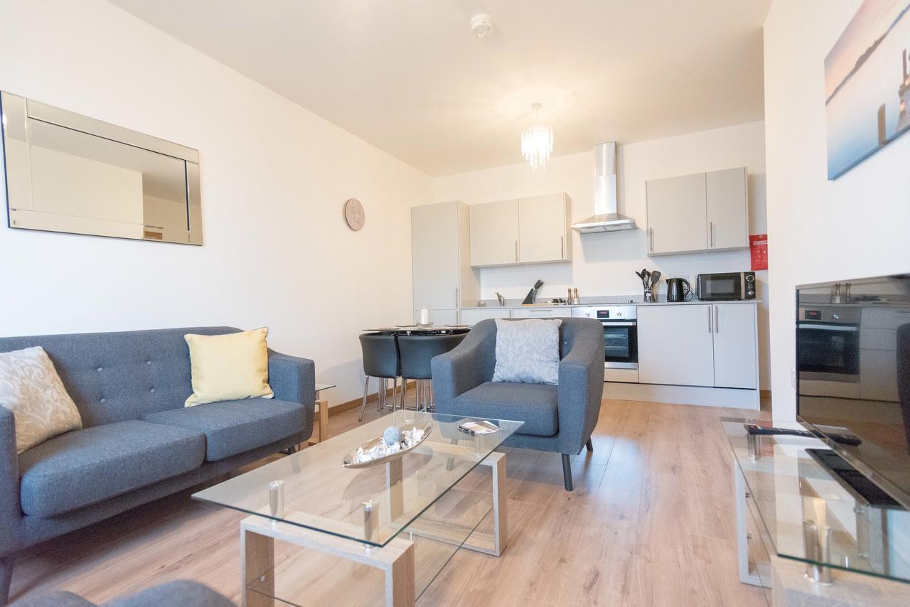 Comfortable Modern Apartment In Swindon, Free Parking Sleeps Up To 5 מראה חיצוני תמונה